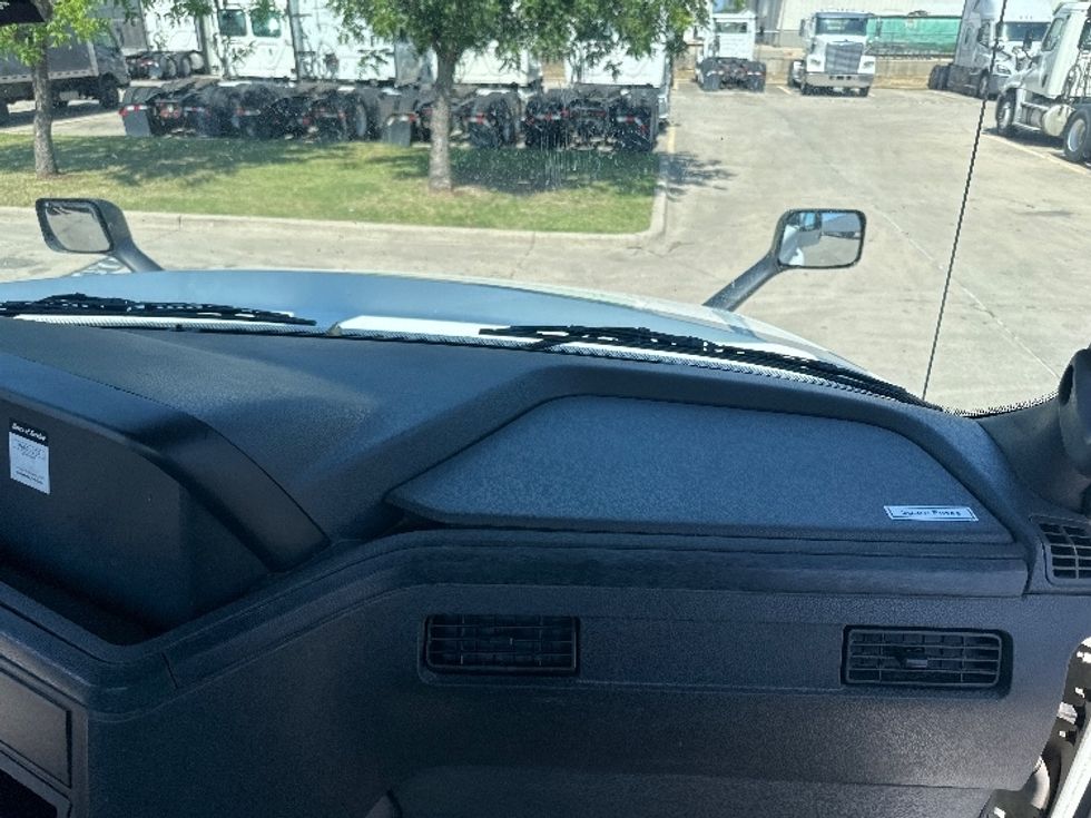 Day Cab Tractor-Heavy Duty Tractors-International-2020-LT625-Dallas-TX-207,383\n\t\tmiles-$ 36,250 - Image 13