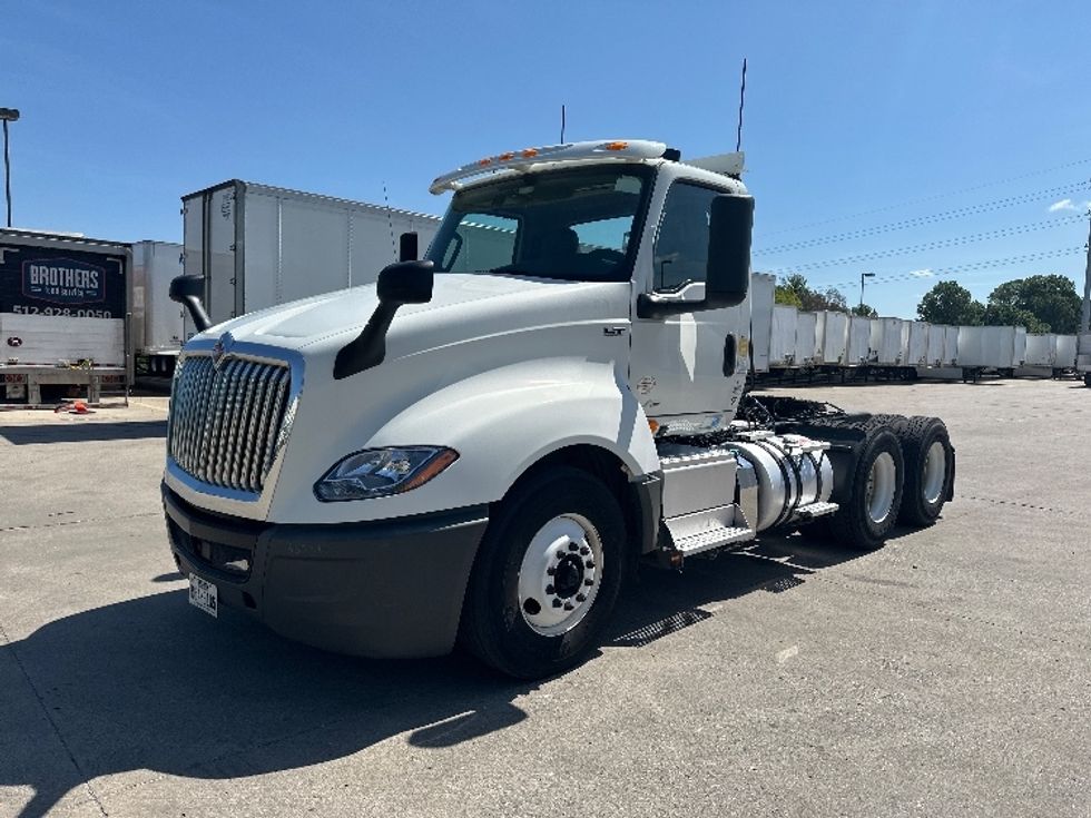 Day Cab Tractor-Heavy Duty Tractors-International-2020-LT625-Dallas-TX-207,383\n\t\tmiles-$ 36,250 - Image 3