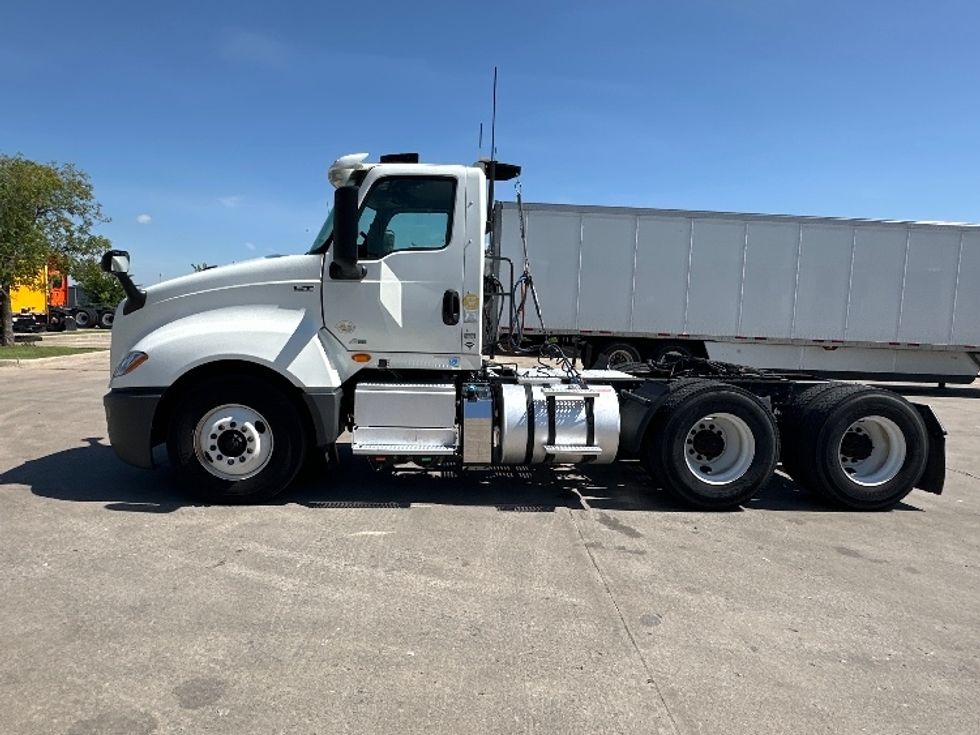 Day Cab Tractor-Heavy Duty Tractors-International-2020-LT625-Dallas-TX-207,383\n\t\tmiles-$ 36,250 - Image 4