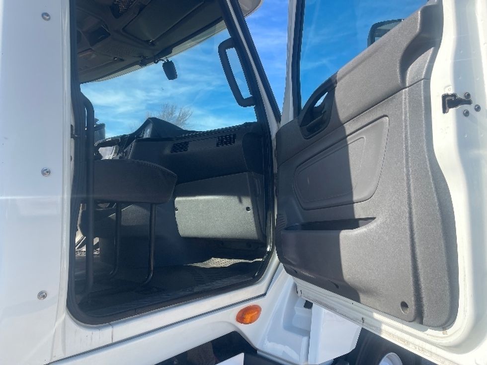 Day Cab Tractor-Heavy Duty Tractors-International-2020-LT625-Dallas-TX-231,538\n\t\tmiles-$ 38,000 - Image 11