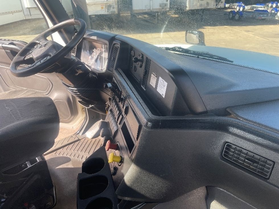 Day Cab Tractor-Heavy Duty Tractors-International-2020-LT625-Dallas-TX-231,538\n\t\tmiles-$ 38,000 - Image 13