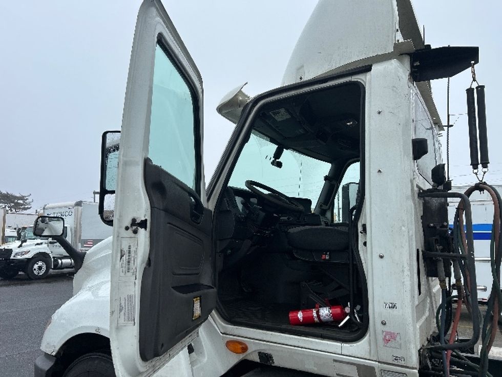 Day Cab Tractor-Heavy Duty Tractors-International-2020-LT625-Dayton-NJ-393,889\n\t\tmiles-$ 29,250 - Image 9