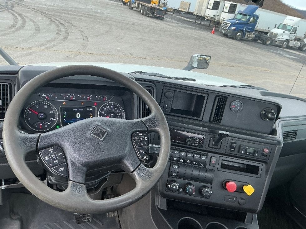 Day Cab Tractor-Heavy Duty Tractors-International-2020-LT625-Duncansville-PA-449,126\n\t\tmiles-$ 35,750 - Image 11
