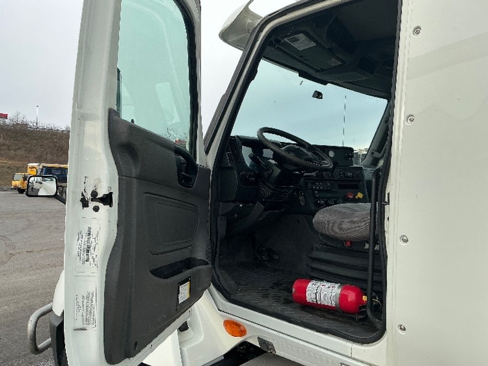 Day Cab Tractor-Heavy Duty Tractors-International-2020-LT625-Duncansville-PA-449,126\n\t\tmiles-$ 35,750 - Image 9