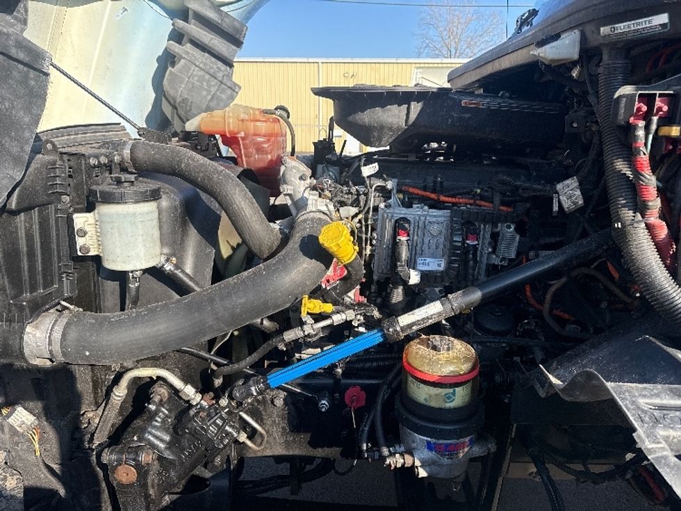 Day Cab Tractor-Heavy Duty Tractors-International-2020-LT625-Elkhart-IN-124,192\n\t\tmiles-$ 29,750 - Image 16