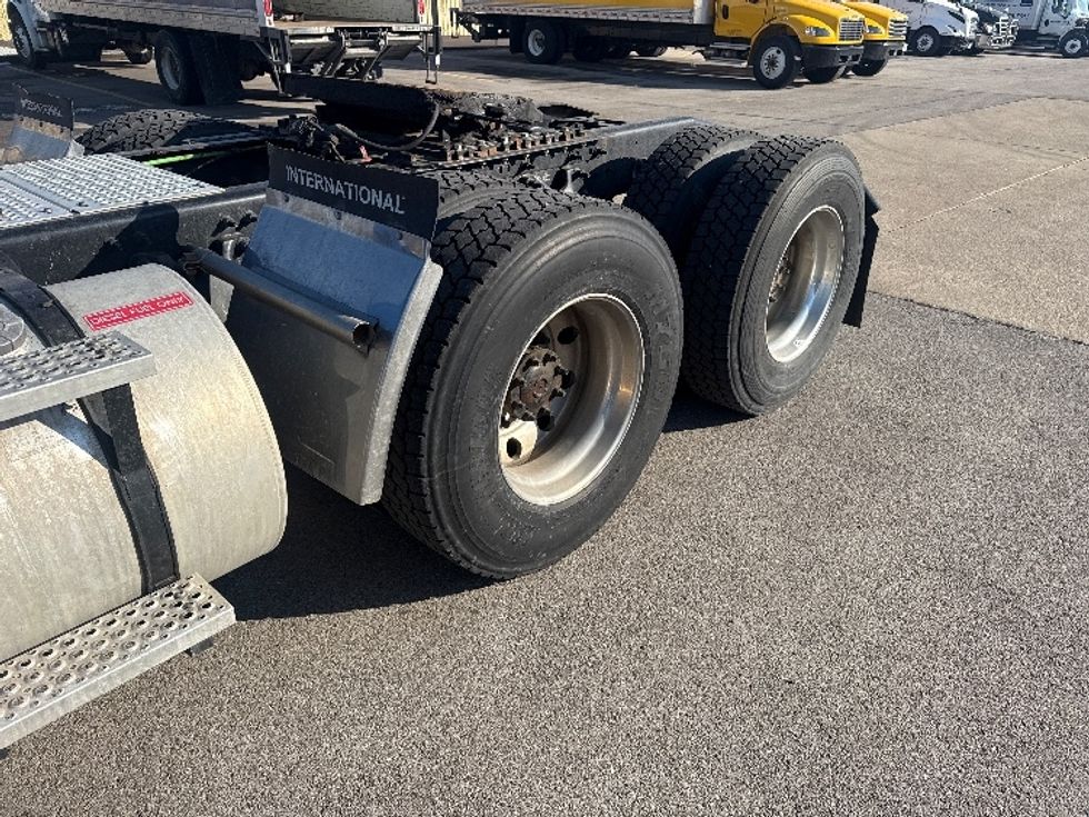 Day Cab Tractor-Heavy Duty Tractors-International-2020-LT625-Elkhart-IN-124,192\n\t\tmiles-$ 29,750 - Image 17