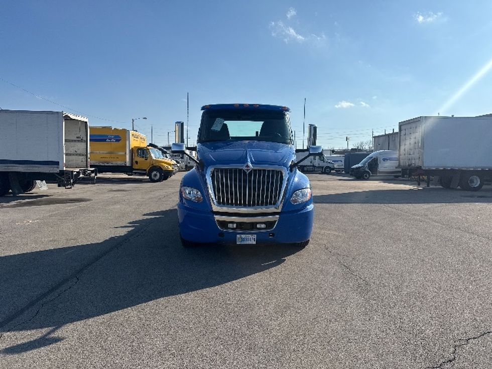 Day Cab Tractor-Heavy Duty Tractors-International-2020-LT625-Elkhart-IN-124,192\n\t\tmiles-$ 29,750 - Image 2