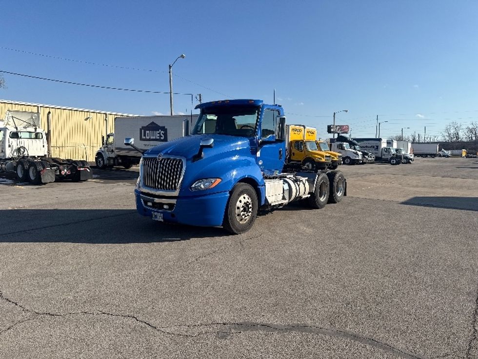 Day Cab Tractor-Heavy Duty Tractors-International-2020-LT625-Elkhart-IN-124,192\n\t\tmiles-$ 29,750 - Image 3