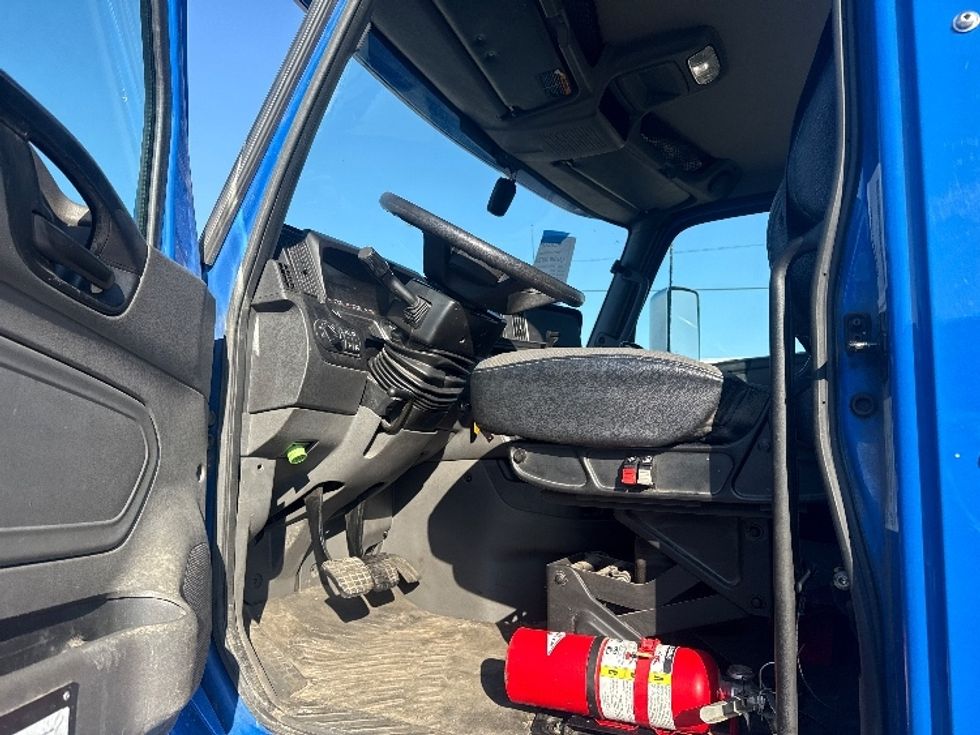 Day Cab Tractor-Heavy Duty Tractors-International-2020-LT625-Elkhart-IN-124,192\n\t\tmiles-$ 29,750 - Image 9