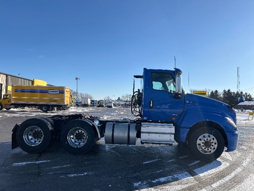 Day Cab Tractor-Heavy Duty Tractors-International-2020-LT625-Elkhart-IN-139,091\n\t\tmiles-$ 29,750 - Image 8