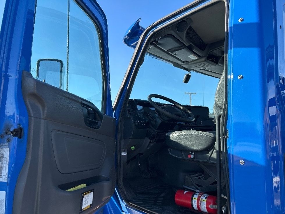 Day Cab Tractor-Heavy Duty Tractors-International-2020-LT625-Elkhart-IN-139,091\n\t\tmiles-$ 29,750 - Image 9