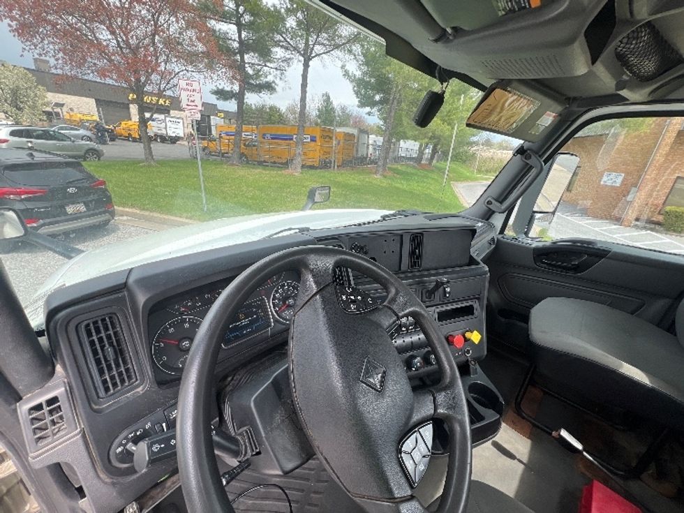 Day Cab Tractor-Heavy Duty Tractors-International-2020-LT625-Essex-MD-320,405\n\t\tmiles-$ 30,250 - Image 10