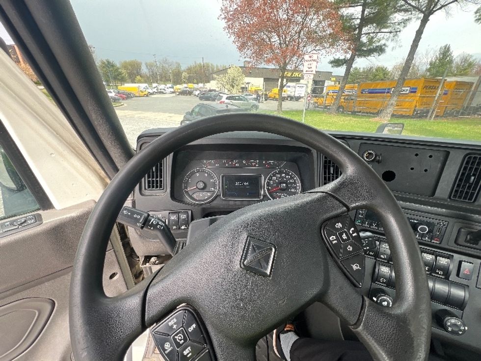 Day Cab Tractor-Heavy Duty Tractors-International-2020-LT625-Essex-MD-320,405\n\t\tmiles-$ 30,250 - Image 11