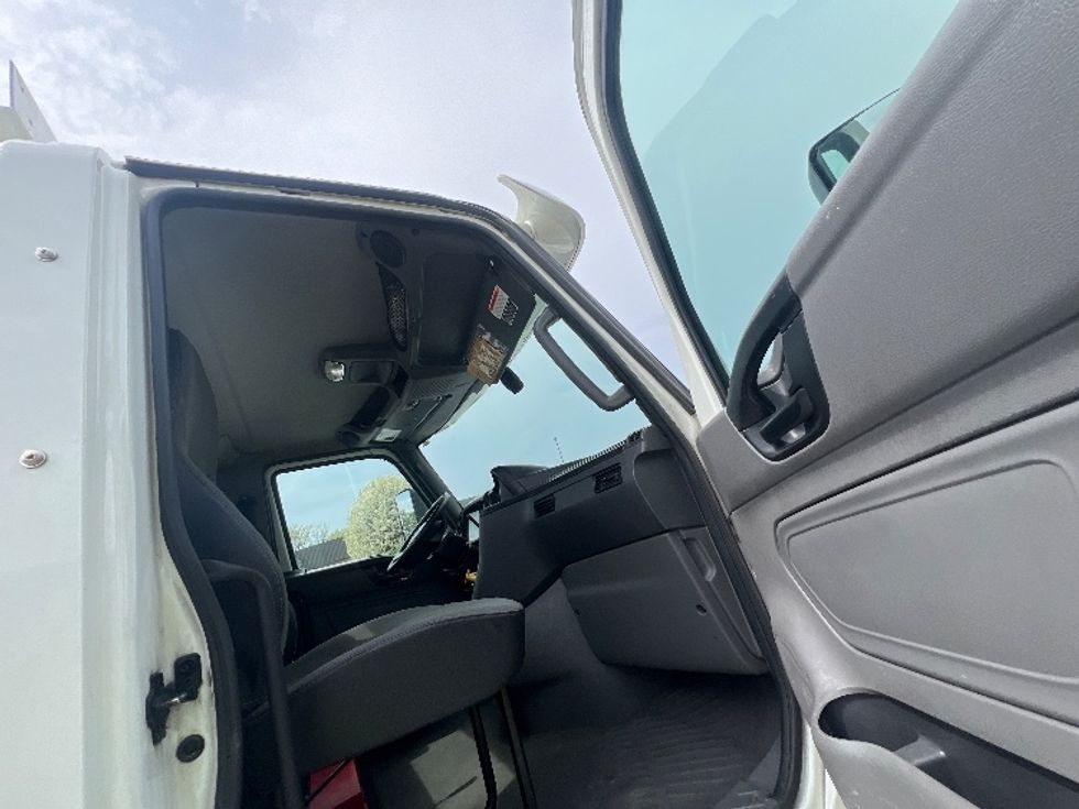 Day Cab Tractor-Heavy Duty Tractors-International-2020-LT625-Essex-MD-320,405\n\t\tmiles-$ 30,250 - Image 12