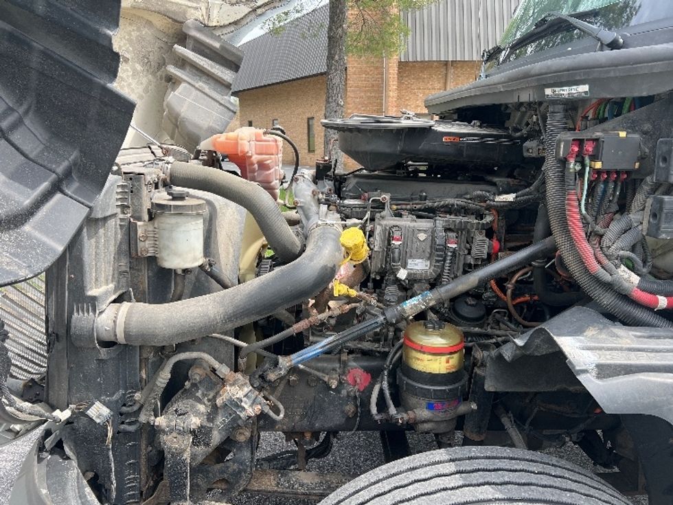 Day Cab Tractor-Heavy Duty Tractors-International-2020-LT625-Essex-MD-320,405\n\t\tmiles-$ 30,250 - Image 16