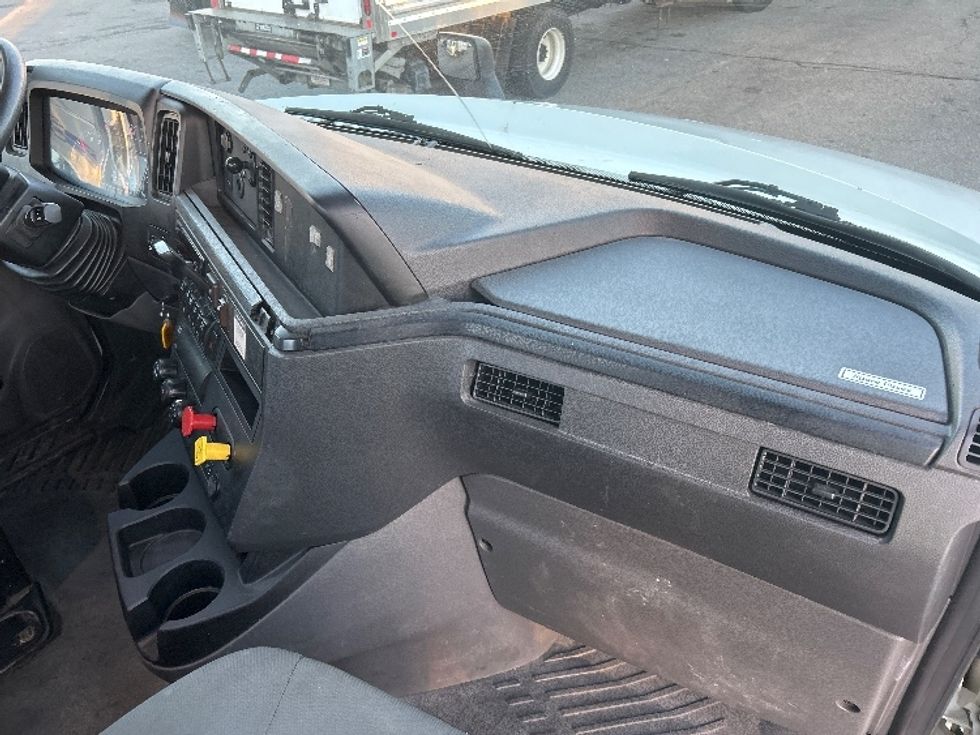 Day Cab Tractor-Heavy Duty Tractors-International-2020-LT625-Fitchburg-MA-483,748\n\t\tmiles-$ 25,750 - Image 13