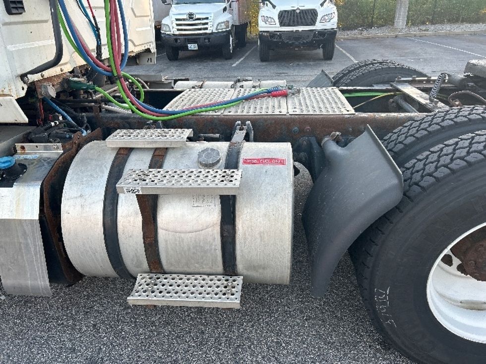 Day Cab Tractor-Heavy Duty Tractors-International-2020-LT625-Fitchburg-MA-483,748\n\t\tmiles-$ 25,750 - Image 17