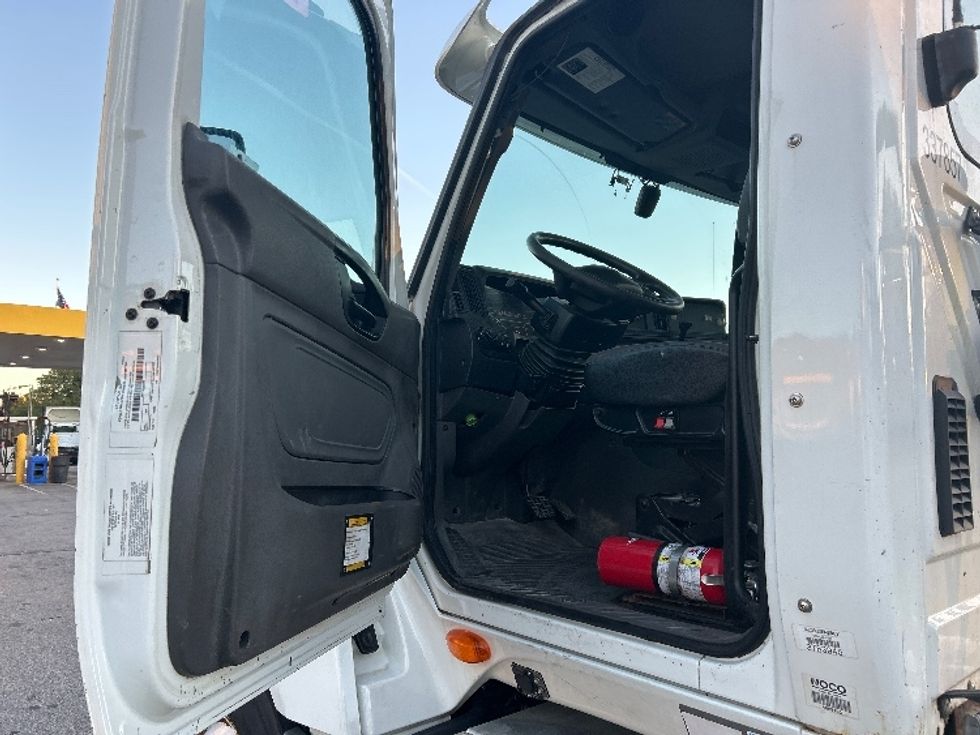 Day Cab Tractor-Heavy Duty Tractors-International-2020-LT625-Fitchburg-MA-483,748\n\t\tmiles-$ 25,750 - Image 9