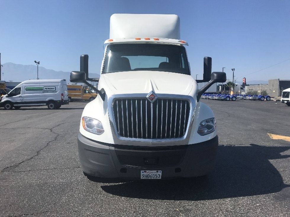 Day Cab Tractor-Heavy Duty Tractors-International-2020-LT625-Fontana-CA-206,809\n\t\tmiles-$ 38,500 - Image 2