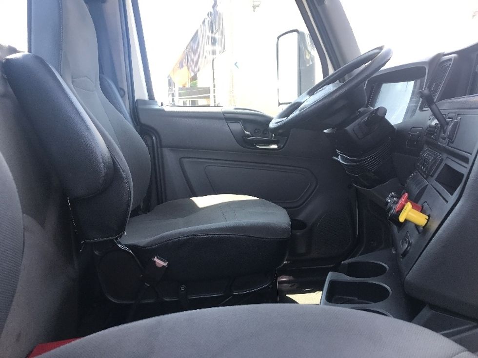 Day Cab Tractor-Heavy Duty Tractors-International-2020-LT625-Fontana-CA-228,731\n\t\tmiles-$ 37,250 - Image 14