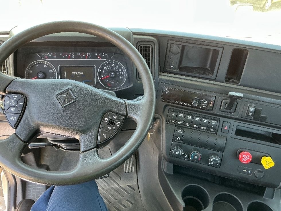 Day Cab Tractor-Heavy Duty Tractors-International-2020-LT625-Fontana-CA-229,247\n\t\tmiles-$ 38,000 - Image 11