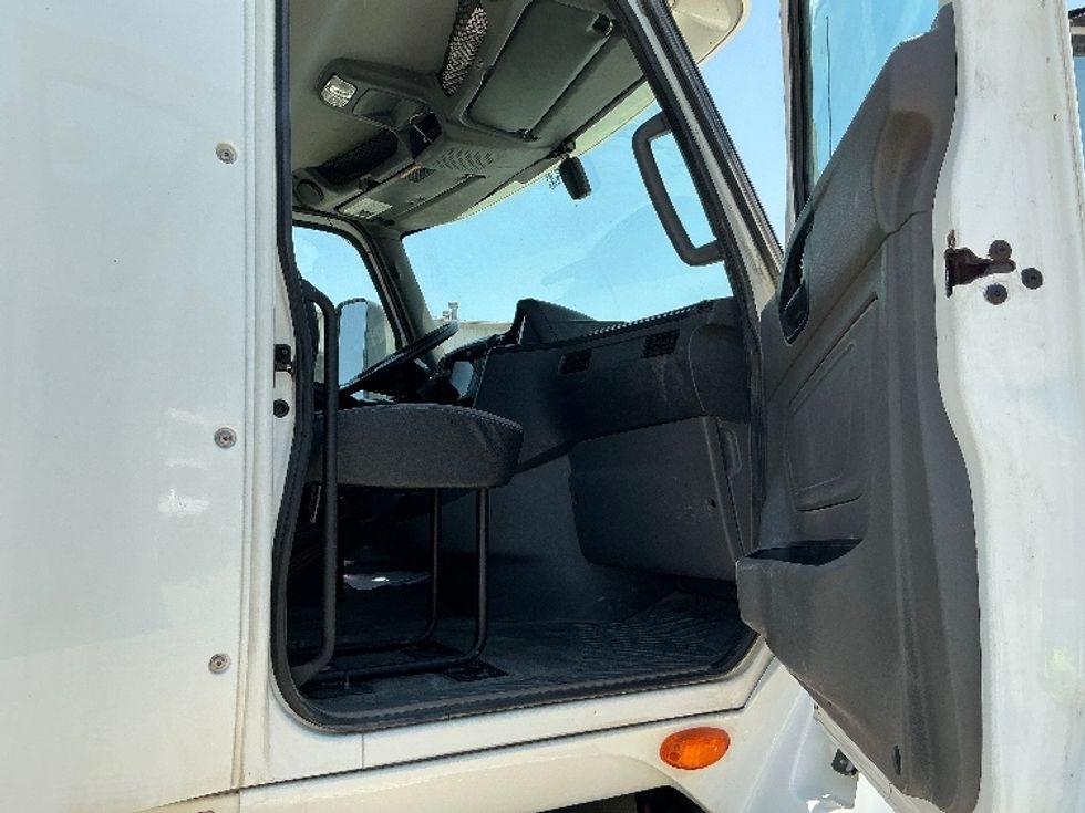 Day Cab Tractor-Heavy Duty Tractors-International-2020-LT625-Fontana-CA-229,247\n\t\tmiles-$ 38,000 - Image 12