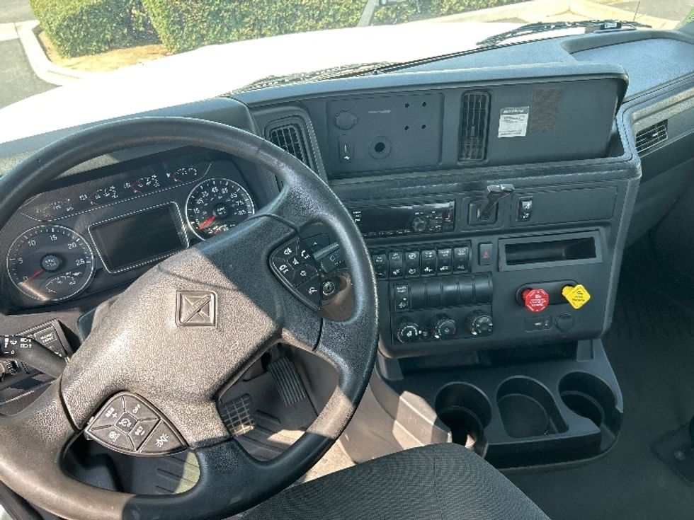 Day Cab Tractor-Heavy Duty Tractors-International-2020-LT625-Fontana-CA-532,927\n\t\tmiles-$ 22,750 - Image 11