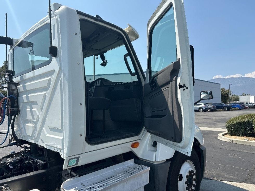 Day Cab Tractor-Heavy Duty Tractors-International-2020-LT625-Fontana-CA-532,927\n\t\tmiles-$ 22,750 - Image 12