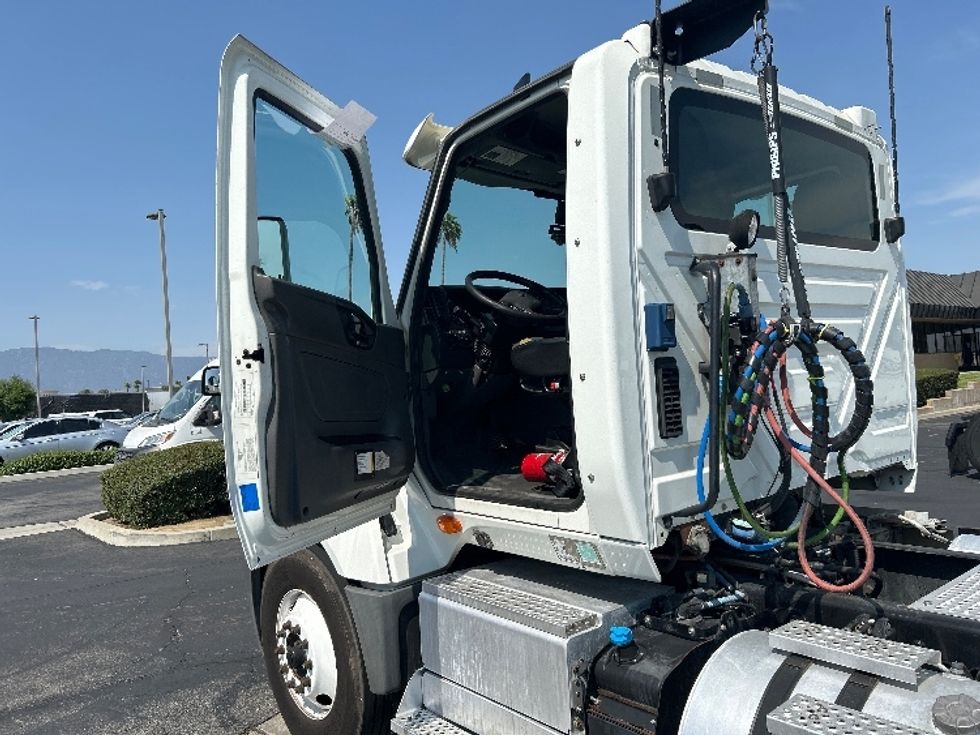Day Cab Tractor-Heavy Duty Tractors-International-2020-LT625-Fontana-CA-532,927\n\t\tmiles-$ 22,750 - Image 9