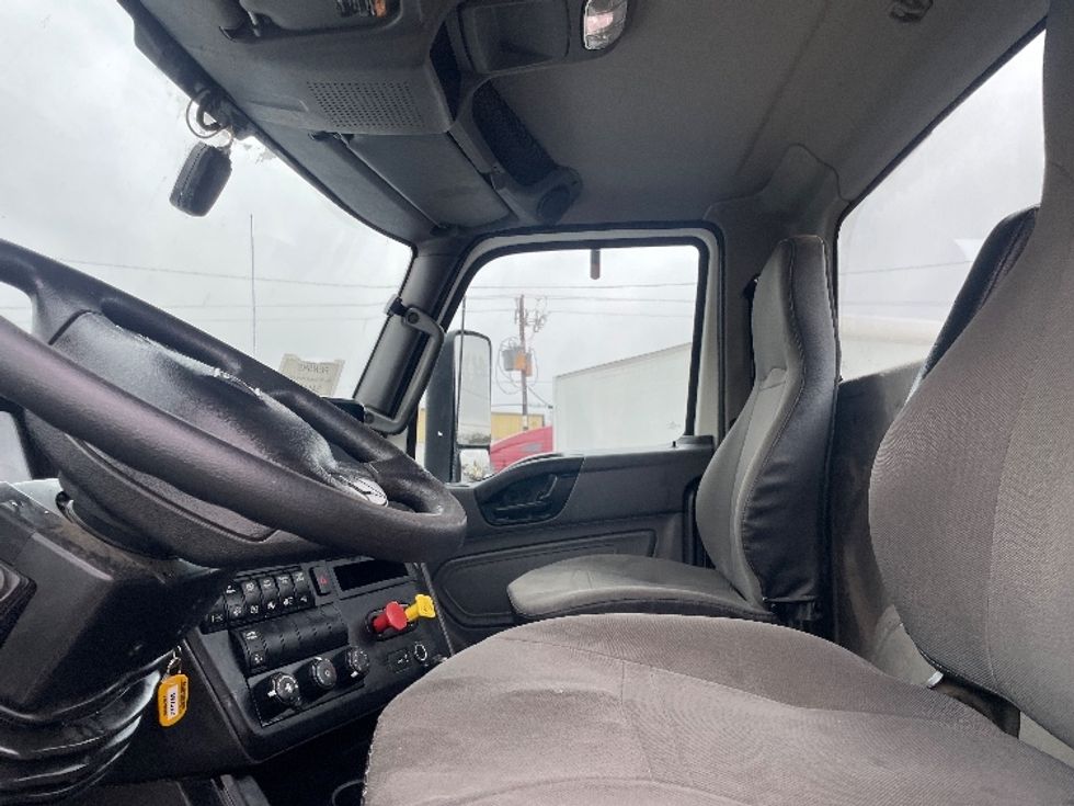 Day Cab Tractor-Heavy Duty Tractors-International-2020-LT625-Forest Park-GA-128,415\n\t\tmiles-$ 57,500 - Image 10