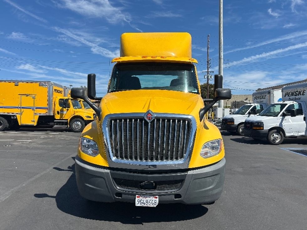 Day Cab Tractor-Heavy Duty Tractors-International-2020-LT625-Fresno-CA-347,175\n\t\tmiles-$ 26,250 - Image 2