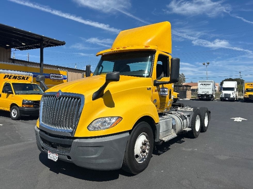 Day Cab Tractor-Heavy Duty Tractors-International-2020-LT625-Fresno-CA-347,175\n\t\tmiles-$ 26,250 - Image 3