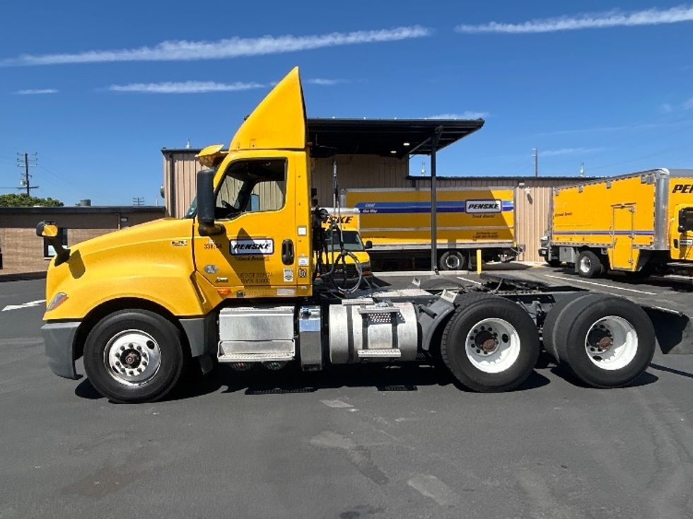 Day Cab Tractor-Heavy Duty Tractors-International-2020-LT625-Fresno-CA-347,175\n\t\tmiles-$ 26,250 - Image 4