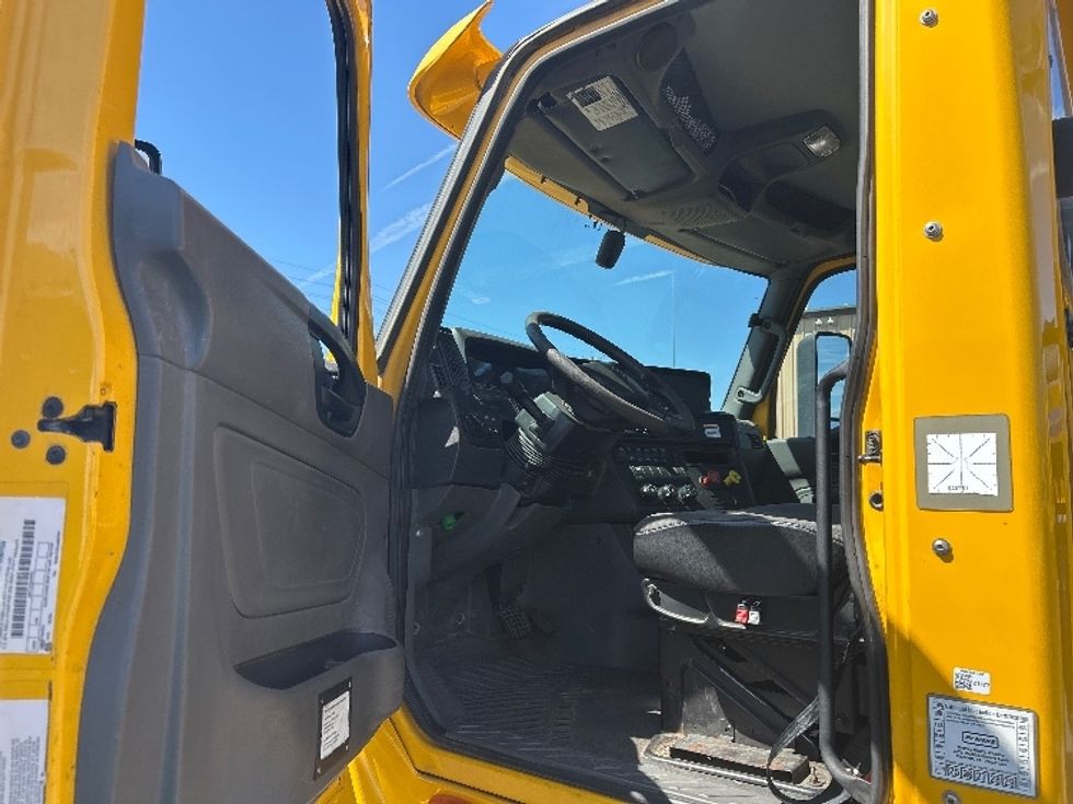 Day Cab Tractor-Heavy Duty Tractors-International-2020-LT625-Fresno-CA-347,175\n\t\tmiles-$ 26,250 - Image 9