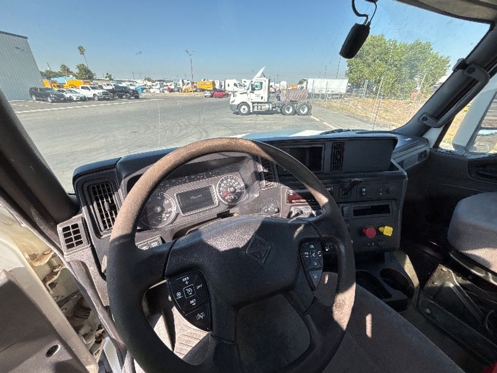 Day Cab Tractor-Heavy Duty Tractors-International-2020-LT625-Fresno-CA-356,954\n\t\tmiles-$ 27,750 - Image 11