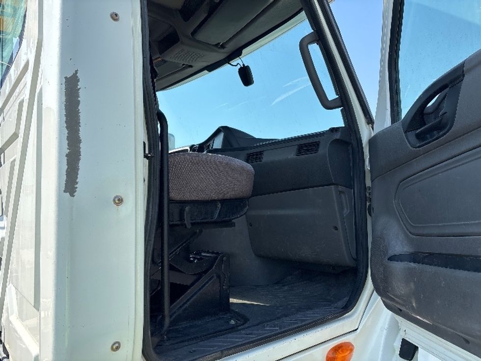 Day Cab Tractor-Heavy Duty Tractors-International-2020-LT625-Fresno-CA-356,954\n\t\tmiles-$ 27,750 - Image 12