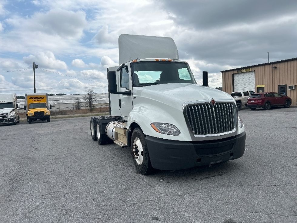 Day Cab Tractor-Heavy Duty Tractors-International-2020-LT625-Gadsden-AL-220,106\n\t\tmiles-$ 50,000 - Image 1