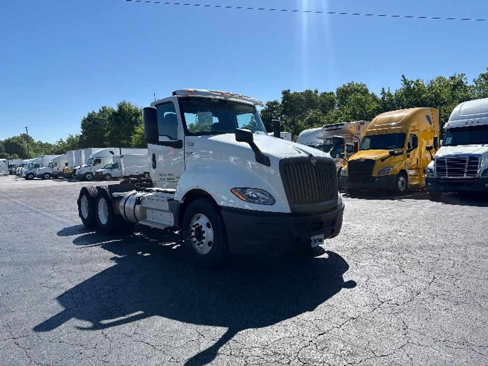 Day Cab Tractor-Heavy Duty Tractors-International-2020-LT625-Greensboro-NC-200,535\n\t\tmiles-$ 34,000 - Image 1