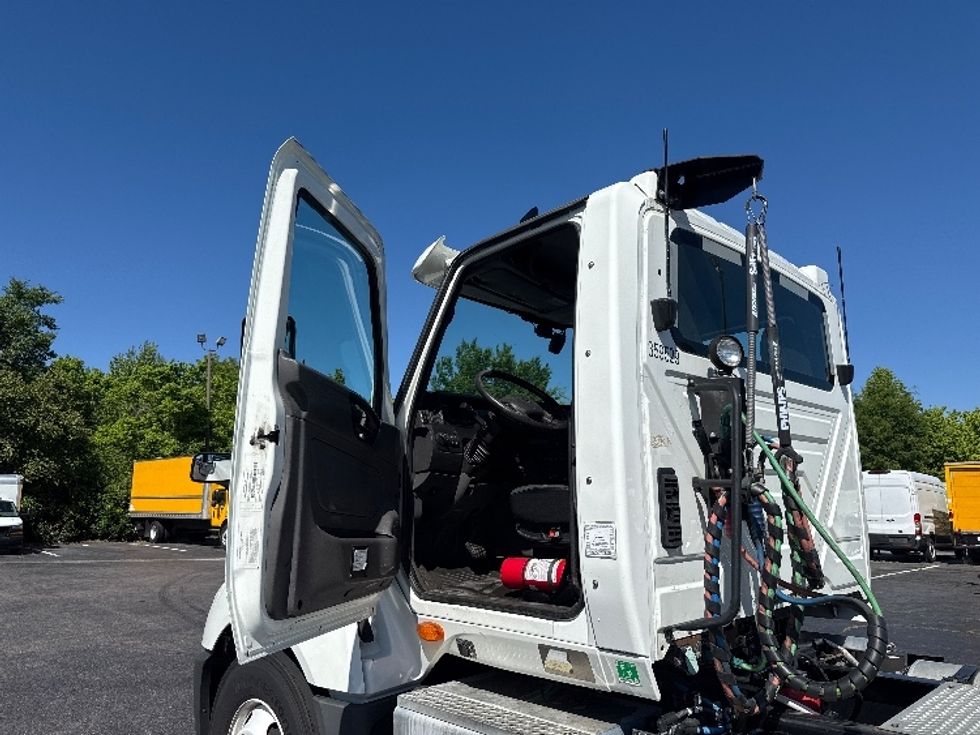 Day Cab Tractor-Heavy Duty Tractors-International-2020-LT625-Greensboro-NC-200,535\n\t\tmiles-$ 34,000 - Image 9
