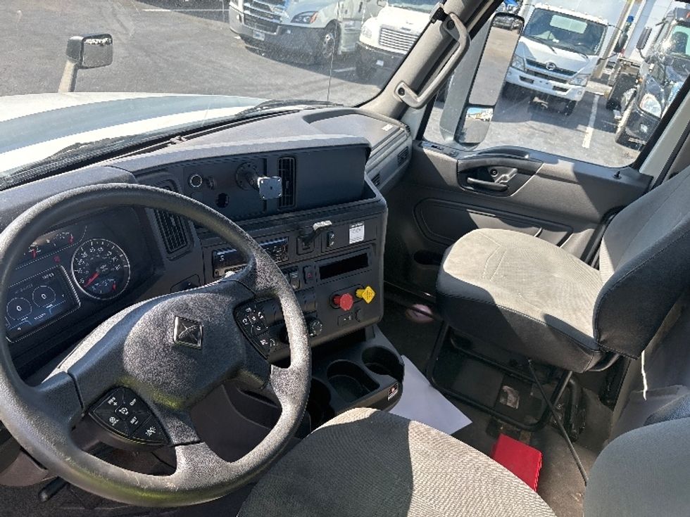 Day Cab Tractor-Heavy Duty Tractors-International-2020-LT625-Greensboro-NC-213,124\n\t\tmiles-$ 39,000 - Image 10