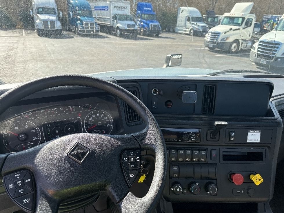 Day Cab Tractor-Heavy Duty Tractors-International-2020-LT625-Greensboro-NC-213,124\n\t\tmiles-$ 39,000 - Image 11