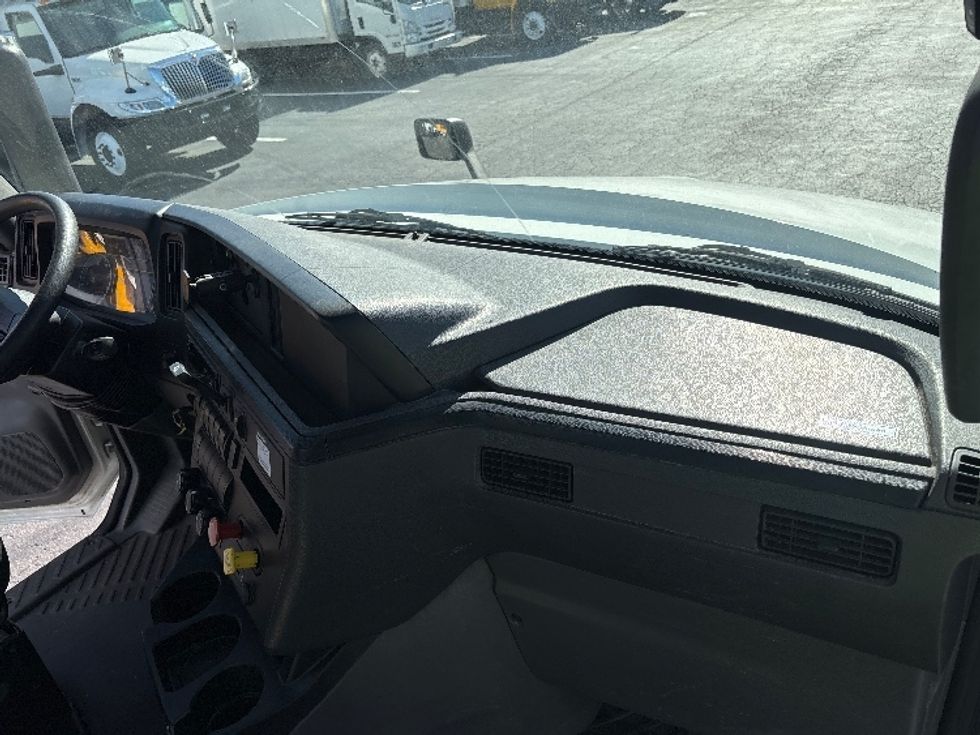 Day Cab Tractor-Heavy Duty Tractors-International-2020-LT625-Greensboro-NC-213,124\n\t\tmiles-$ 39,000 - Image 13