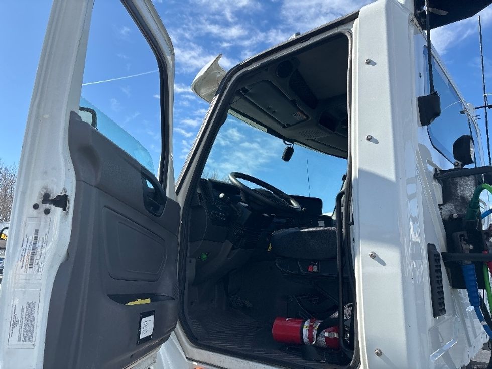 Day Cab Tractor-Heavy Duty Tractors-International-2020-LT625-Greensboro-NC-213,124\n\t\tmiles-$ 39,000 - Image 9