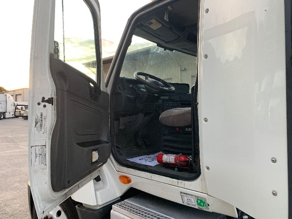 Day Cab Tractor-Heavy Duty Tractors-International-2020-LT625-Greensboro-NC-279,072\n\t\tmiles-$ 29,250 - Image 9