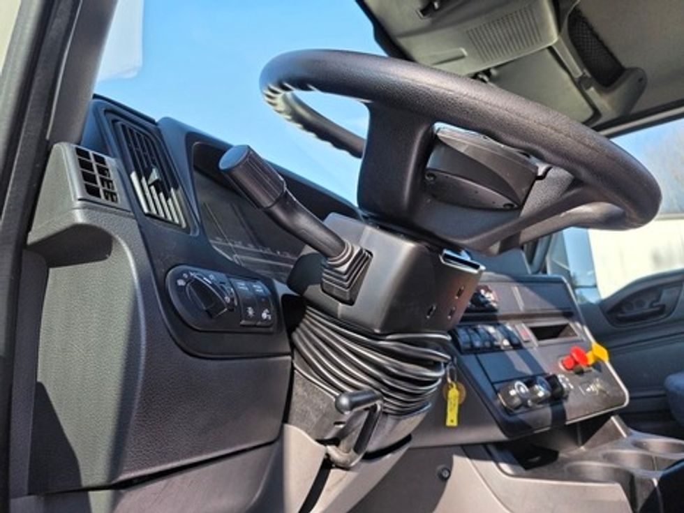 Day Cab Tractor-Heavy Duty Tractors-International-2020-LT625-Greensboro-NC-310,437\n\t\tmiles-$ 41,750 - Image 11