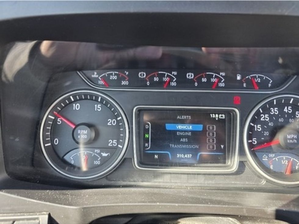 Day Cab Tractor-Heavy Duty Tractors-International-2020-LT625-Greensboro-NC-310,437\n\t\tmiles-$ 41,750 - Image 13