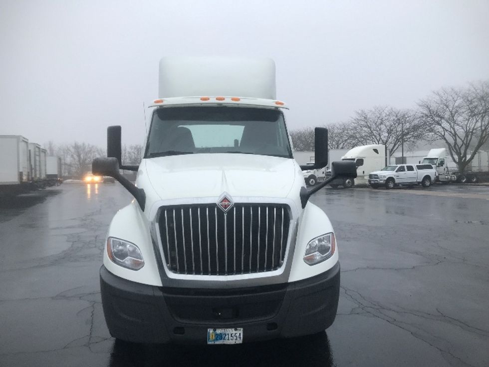 Day Cab Tractor-Heavy Duty Tractors-International-2020-LT625-Harrisburg-PA-332,492\n\t\tmiles-$ 29,250 - Image 2