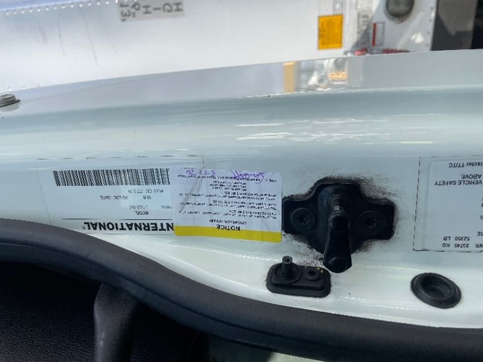 Day Cab Tractor-Heavy Duty Tractors-International-2020-LT625-Harrisburg-PA-333,144\n\t\tmiles-$ 28,000 - Image 17