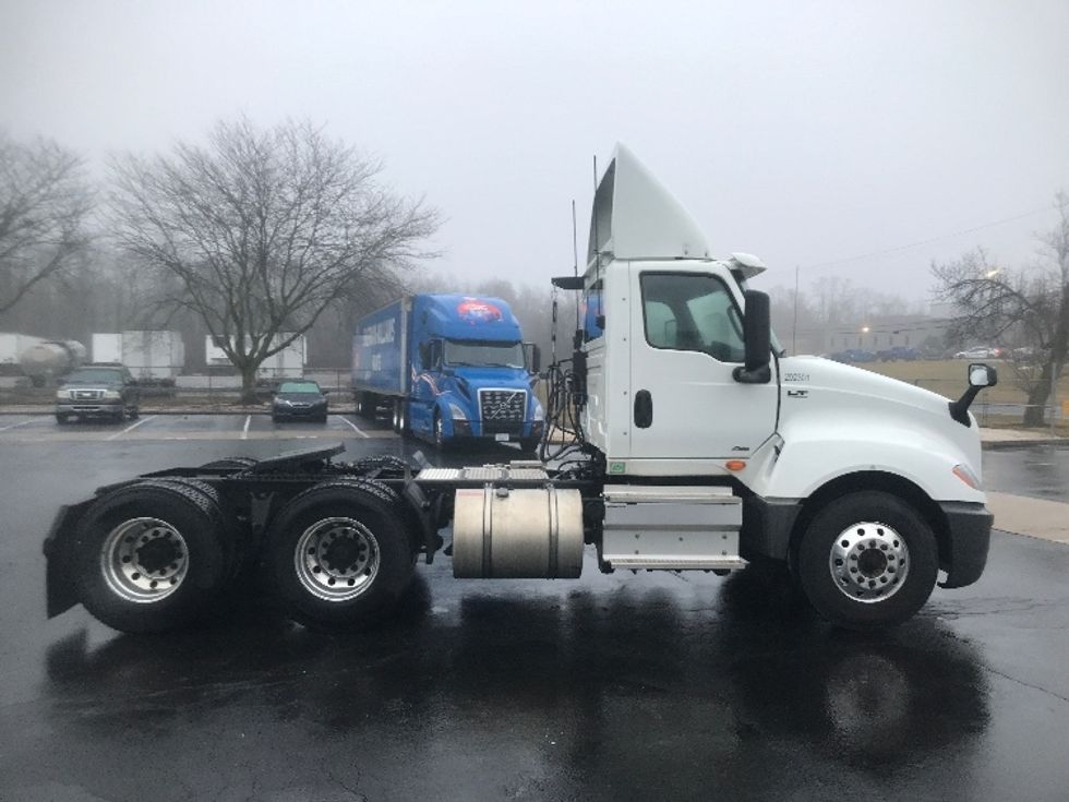 Day Cab Tractor-Heavy Duty Tractors-International-2020-LT625-Harrisburg-PA-333,144\n\t\tmiles-$ 28,000 - Image 8