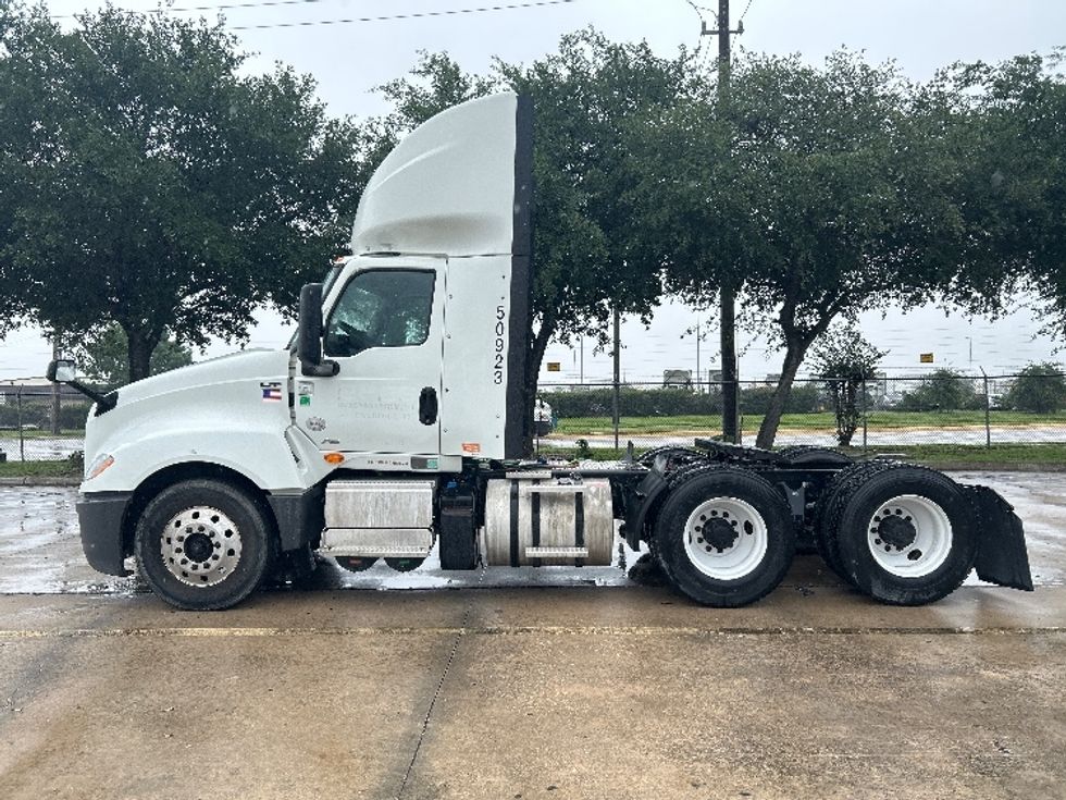 Day Cab Tractor-Heavy Duty Tractors-International-2020-LT625-Houston-TX-149,573\n\t\tmiles-$ 33,000 - Image 4